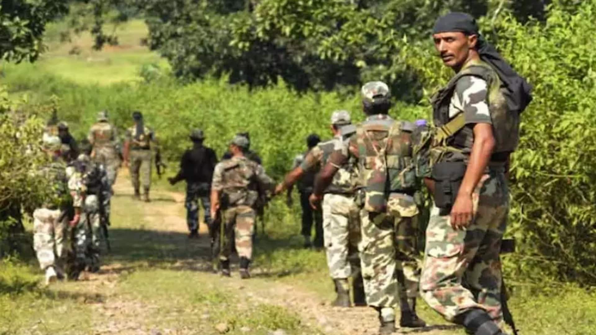 छत्तीसगढ़ के गरियाबंद में बड़ी मुठभेड़, 10 नक्सलियों के मारे जाने की खबर