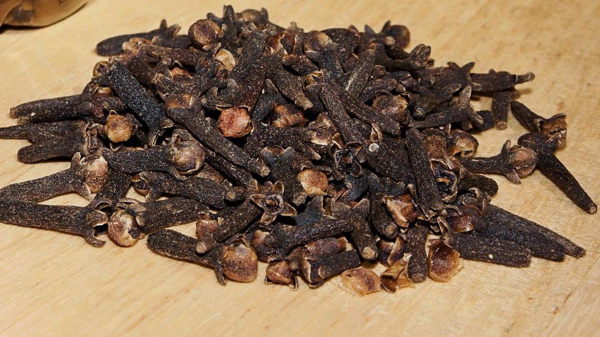इन 5 लोगों के लिए मुसीबत बन सकता है लौंग, न करें इसका सेवन इन 5 लोगों के लिए मुसीबत बन सकता है लौंग, न करें इसका सेवन