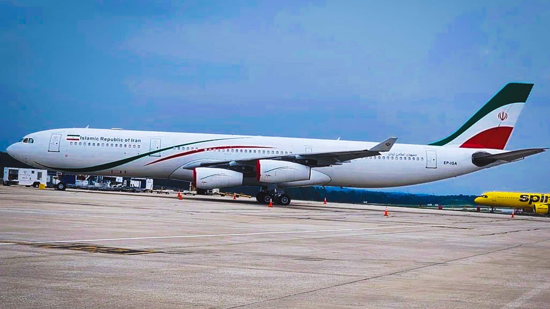 इजरायल का दावा- तेहरान हवाई अड्डे पर अयातुल्लाह अली खामेनेई के विमान को तबाह किया