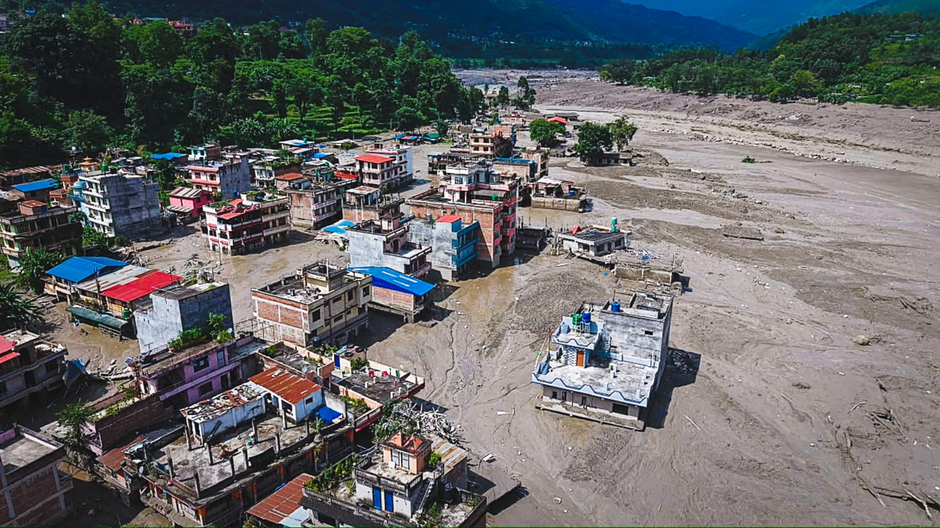 नेपाल में बाढ़ ने कैसे मचाई तबाही, कितना हुआ नुकसान और क्या खतरा टला नहीं?