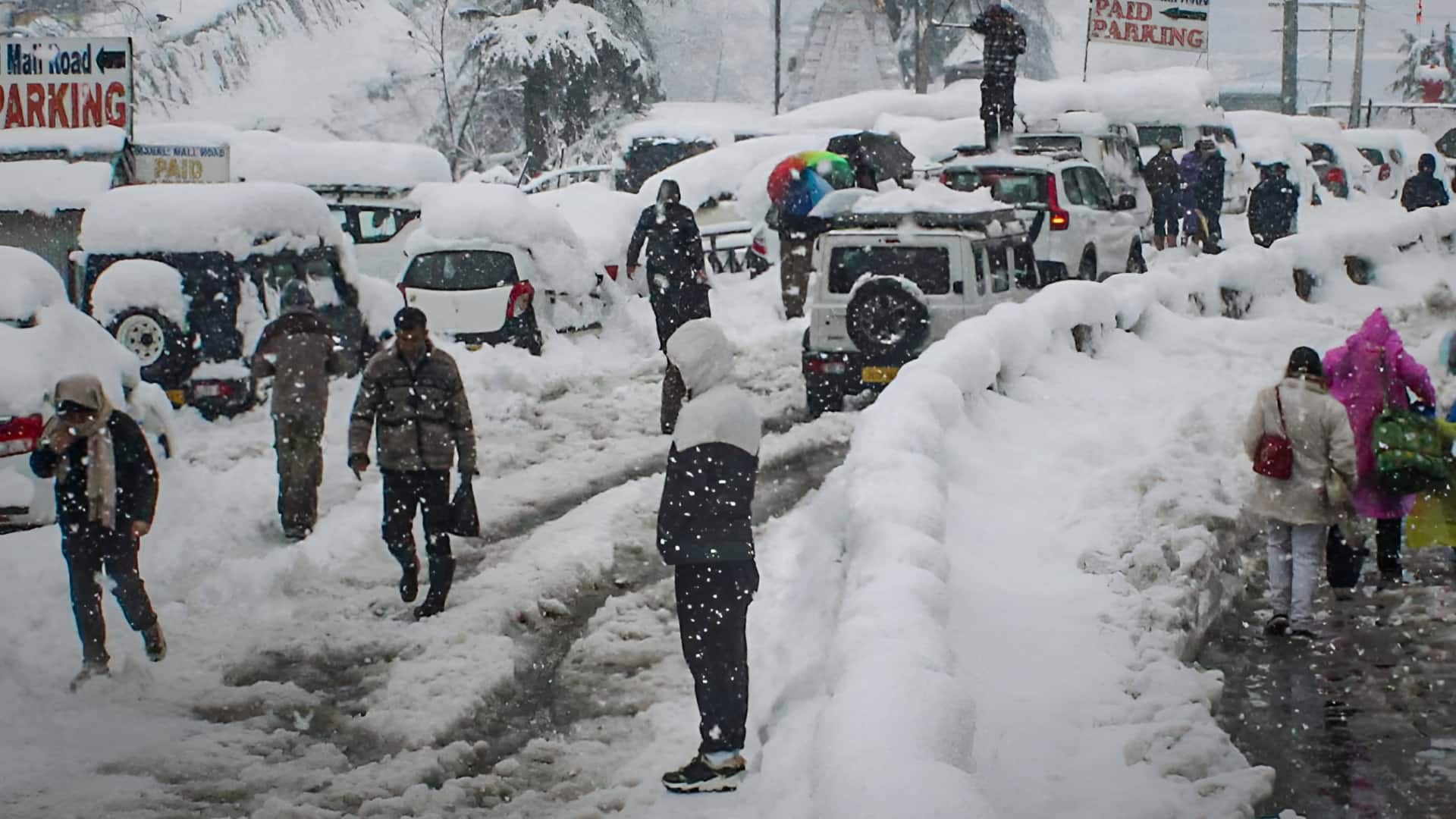 पश्चिमी विक्षोभ से उत्तर भारत में मौसम ने खाया पलटा, अंधड़-बारिश और बर्फबारी का अलर्ट