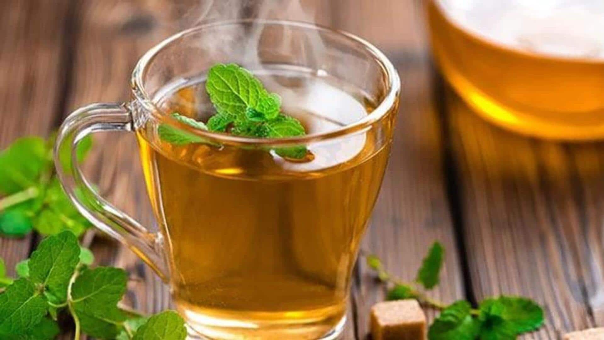 मानसून के दौरान सुस्ती महसूस हो रही है? इन 5 हर्बल चाय का करें सेवन
