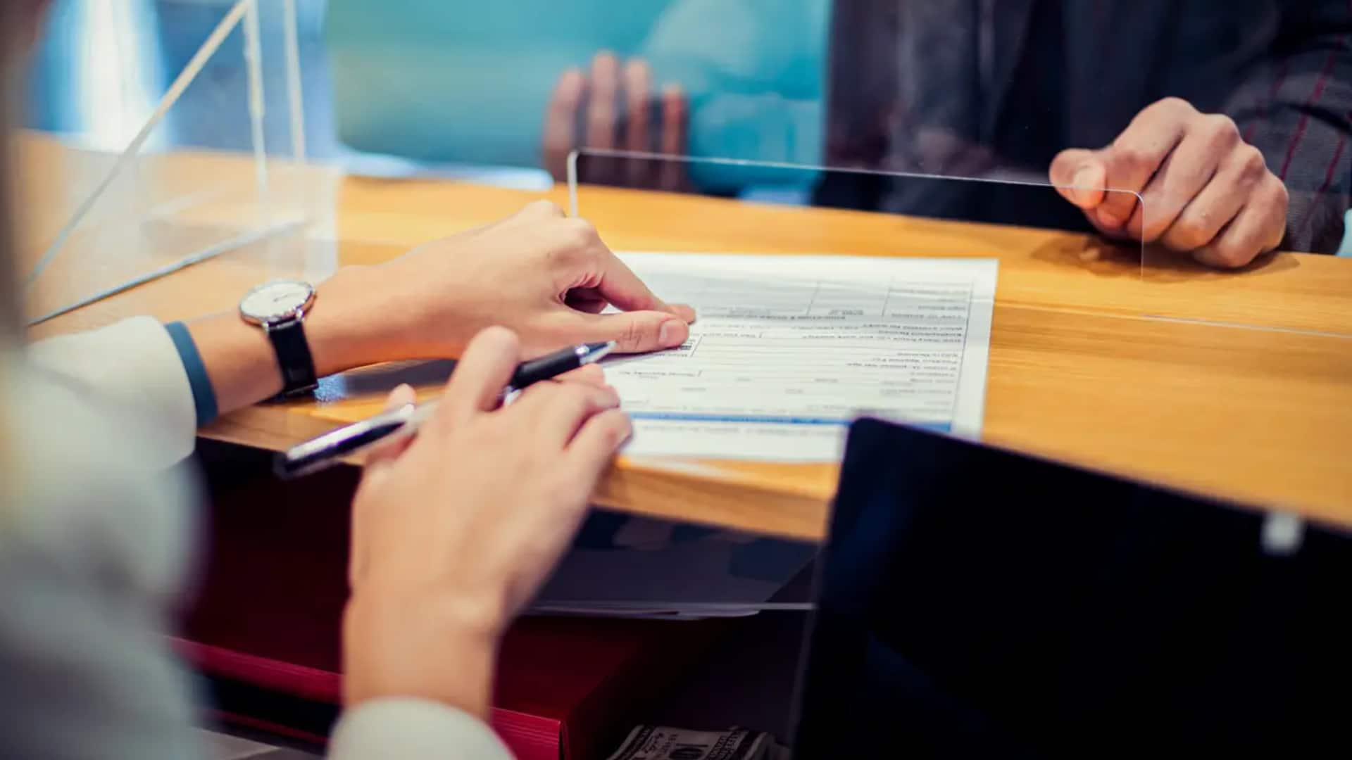 कई लोग रखते हैं बहुत सारे बैंक खाते, जानिए फायदेमंद या नुकसान का सौदा