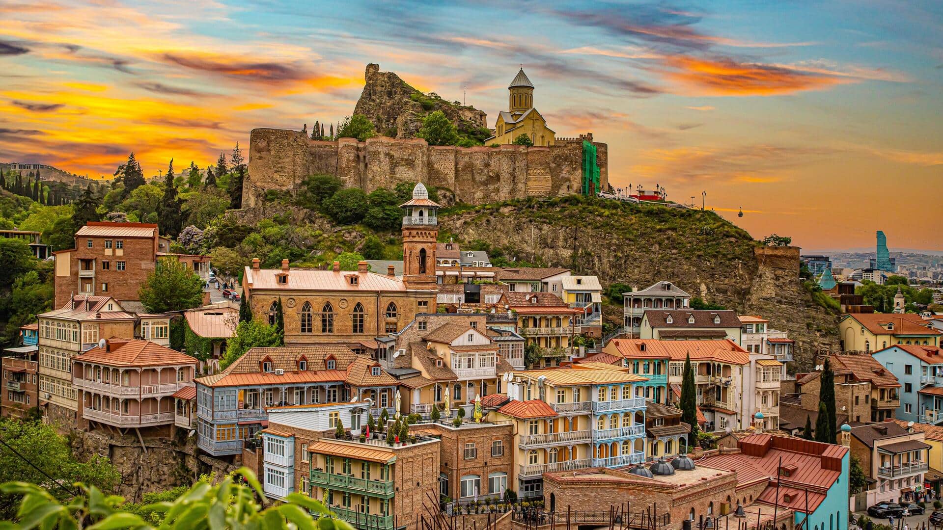 जॉर्जिया की यात्रा पर जा रहे हैं? इन 5 जगहों का जरूर करें रुख