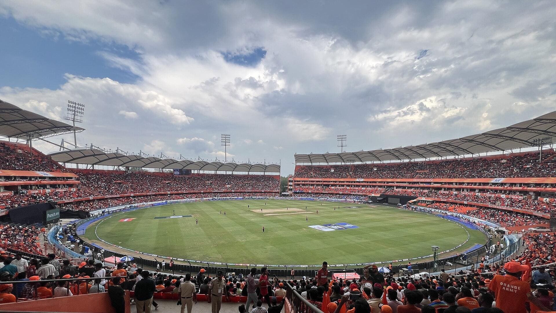 IPL के दौरान स्टेडियम में न करें ये चीजें ले जाने की भूल, नहीं मिलेगा प्रवेश