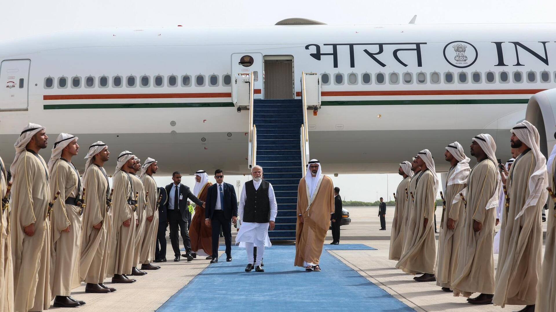 फ्रांस के बाद UAE दौरे पर पहुंचे प्रधानमंत्री नरेंद्र मोदी, राष्ट्रपति जायद नाहयान से की मुलाकात