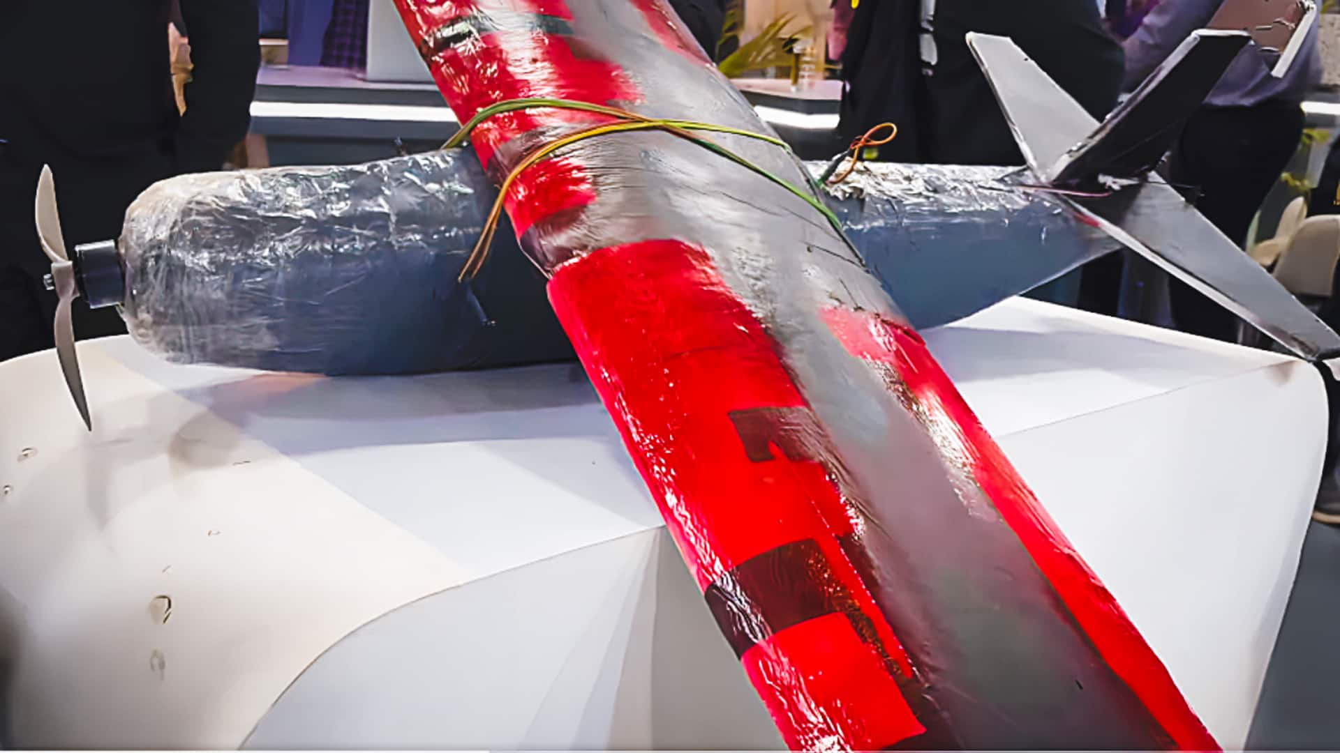 AI शिखर सम्मेलन में थर्माकोल से बना ड्रोन मॉडल, अब उड़ रहा मजाक