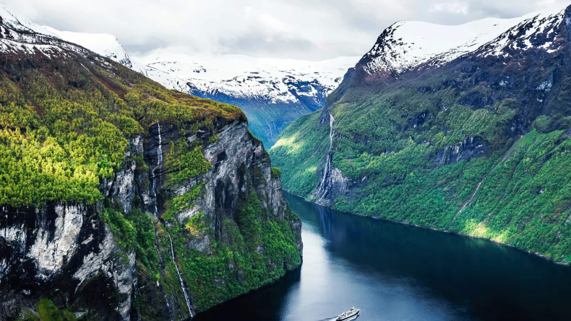 नॉर्वे की यात्रा कर रहे हैं? इन 5 फियोर्ड्स का जरूर करें रुख