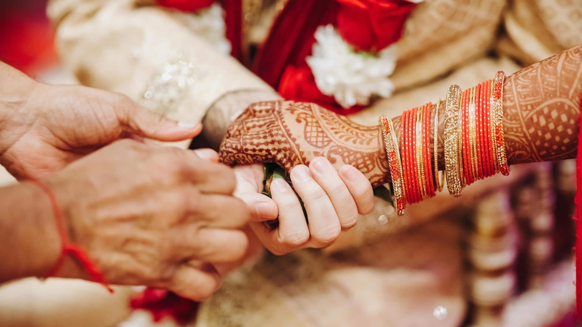 राजस्थान में निभाई जाती है अनोखी परंपरा, 2 लड़कों की आपस में होती है शादी