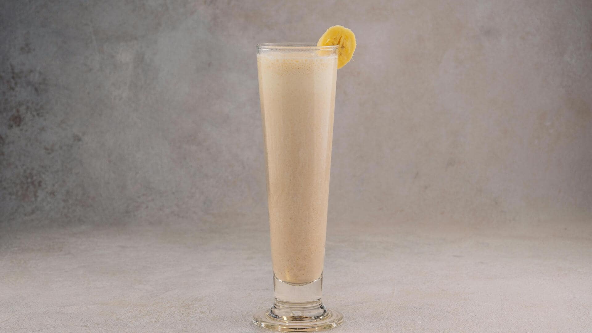 वजन घटाने के लिए केले की स्मूदी पीते हैं? जानिए इसे बनाने से जुड़ी जरूरी बातें