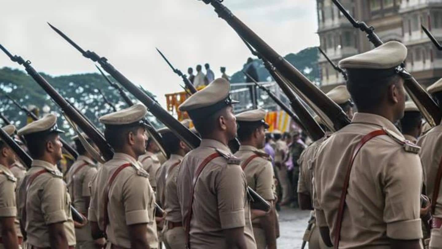 2,213 रिक्तियों के लिए जारी हुई थी अधिसूचना 2,213 रिक्तियों के लिए जारी हुई थी अधिसूचना