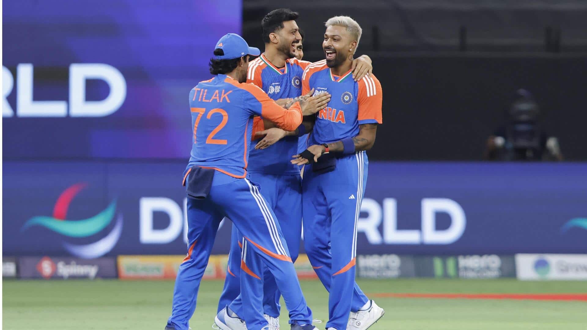एशिया कप 2025: पाकिस्तान के खिलाफ भारत ने टॉस जीतकर पहले चुनी गेंदबाजी, जानिए प्लेइंग इलेवेन एशिया कप 2025: पाकिस्तान के खिलाफ भारत ने टॉस जीतकर पहले चुनी गेंदबाजी, जानिए प्लेइंग इलेवेन