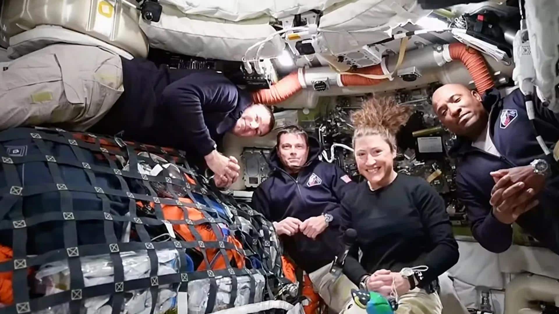 आर्टेमिस-2 के अंतरिक्ष यात्रियों ने चांद के करीब से ISS क्रू को किया था कॉल