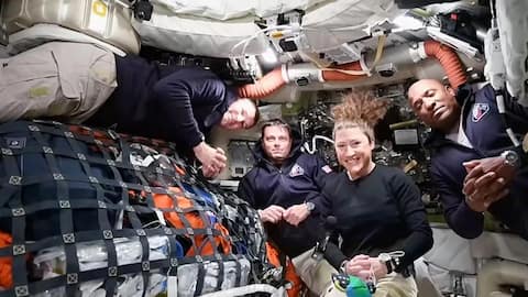 आर्टेमिस-2 के अंतरिक्ष यात्रियों ने चांद के करीब से ISS क्रू को किया था कॉल