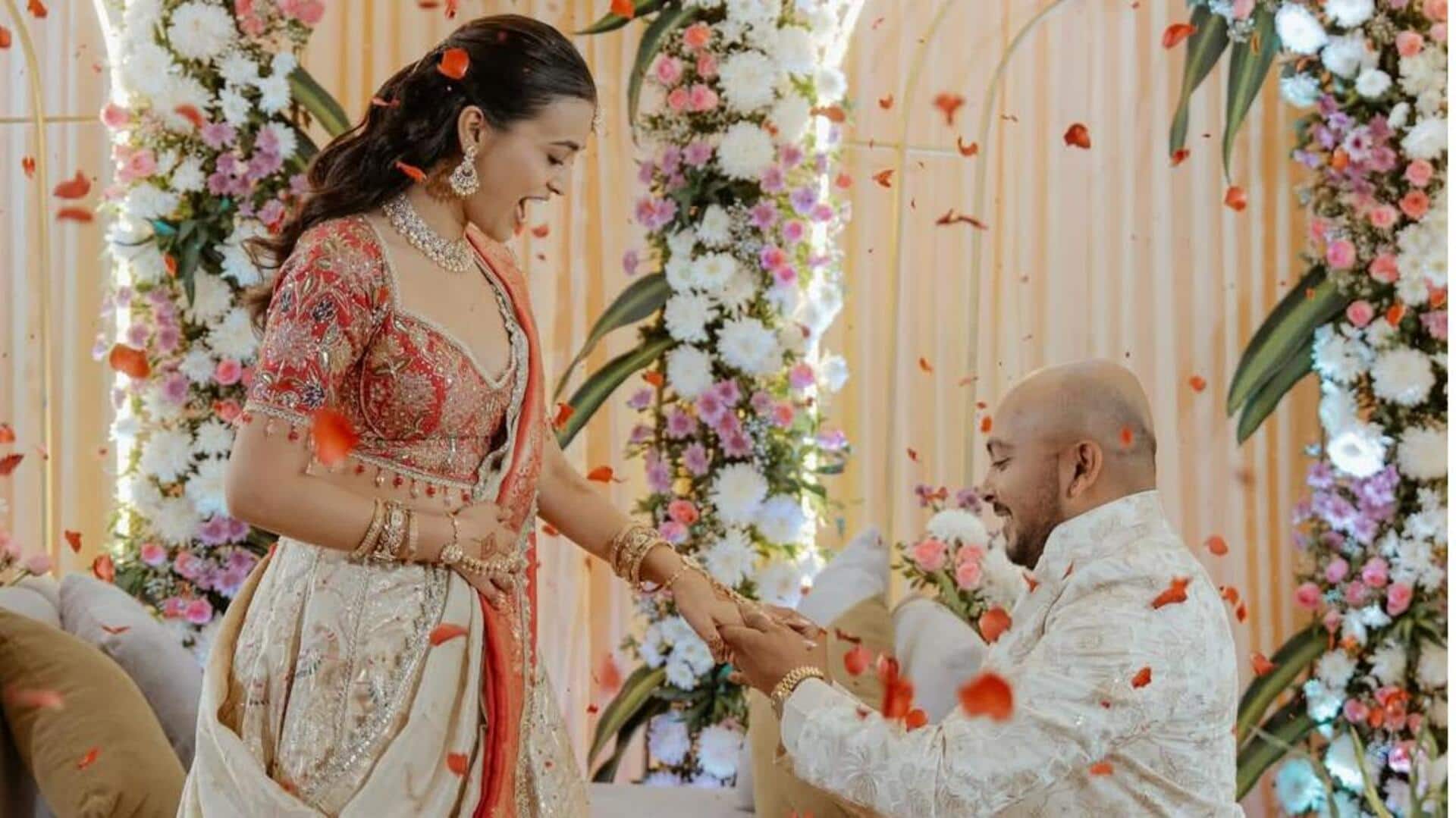 क्रिकेटर पृथ्वी शॉ ने अपनी गर्लफ्रेंड आकृती अग्रवाल से की सगाई, सामने आईं तस्वीरें