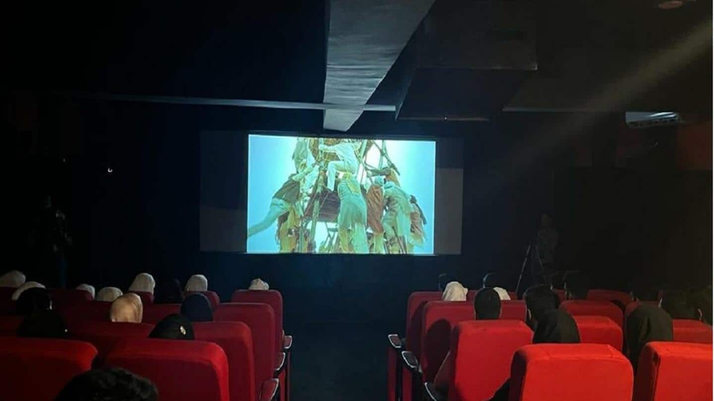 कश्मीर में सिनेमाघर खुलने में 30 साल क्यों लग गए, कैसा है इतिहास?