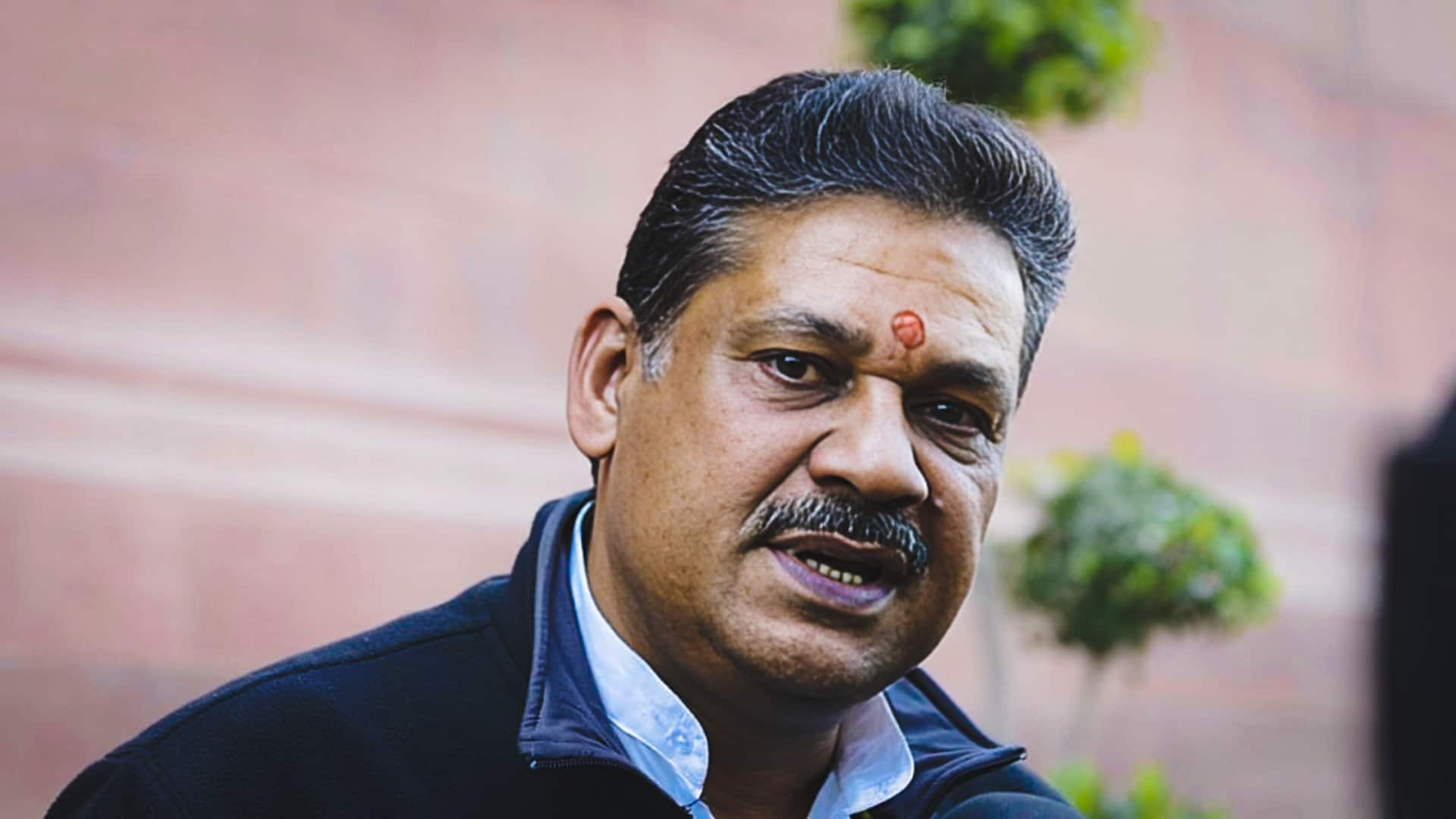 कीर्ति आजाद ने नकली नोट खुलेआम बेचे जाने का वीडियो साझा किया, लिखा- सरकार चुप है