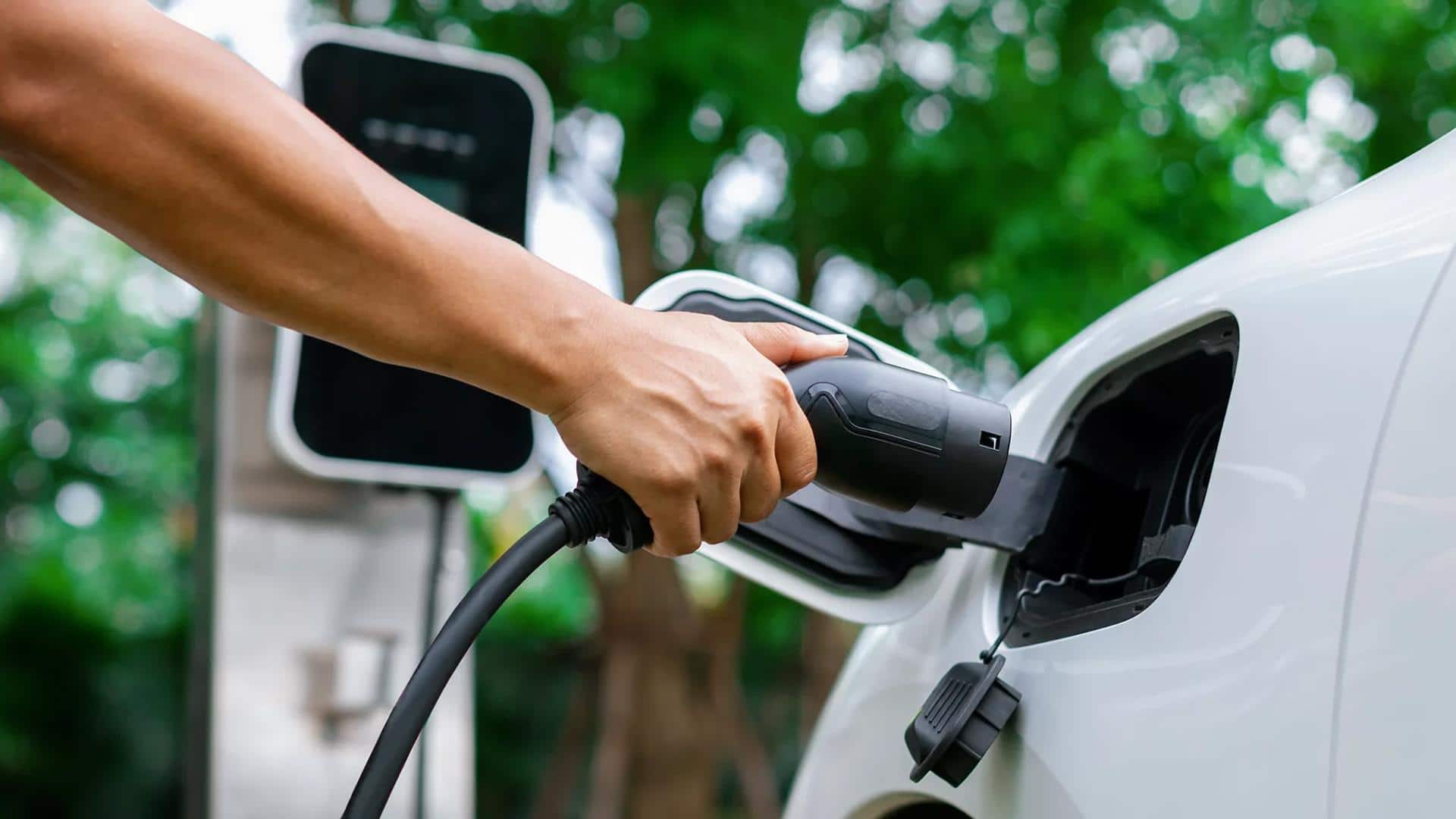 EV सेक्टर में बढ़ेगी नौकरियों की मांग, 2030 तक 4 करोड़ रोजगार का अनुमान