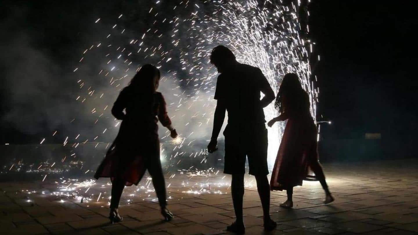दिल्ली में इस साल भी दिवाली पर नहीं फोड़ पाएंगे पटाखे, सरकार ने लगाया प्रतिबंध