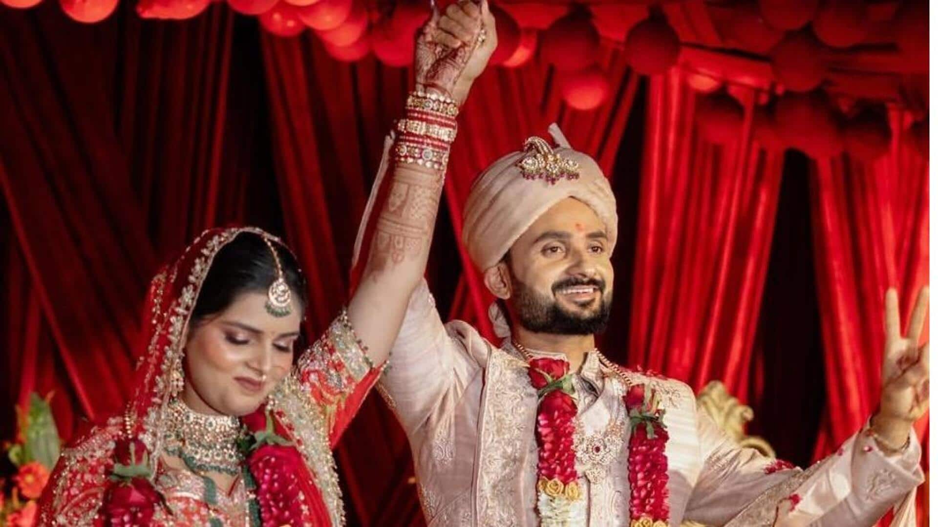 क्रिकेटर आकाश दीप ने अक्षिता राज से वाराणसी में की शादी