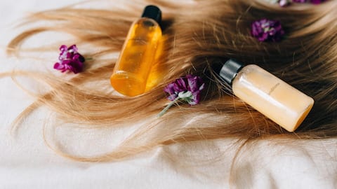 सेब के बीज का तेल बालों के लिए होता है काफी फायदेमंद, जानिए कैसे