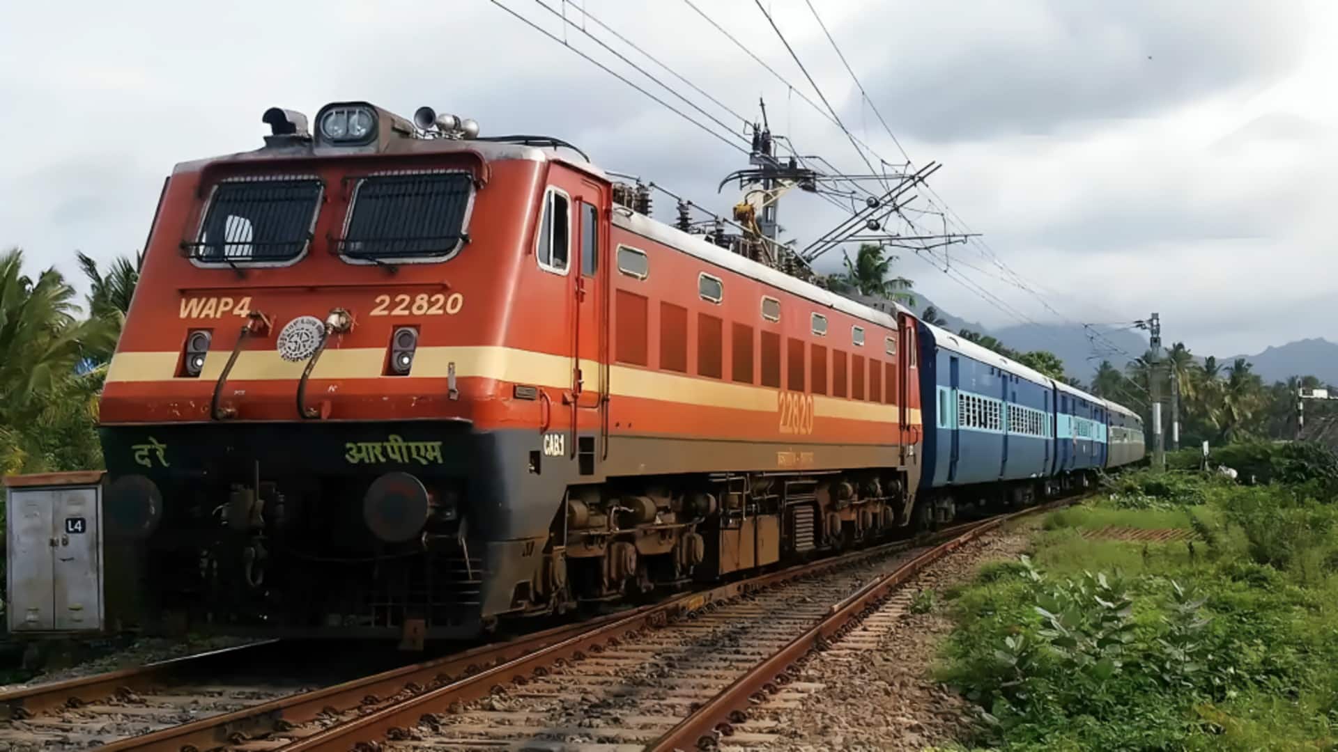 हरदोई में भिड़ सकती थीं राजधानी और काठगोदाम एक्सप्रेस, जानिए लोको पायलट ने कैसे टाला हादसा? हरदोई में भिड़ सकती थीं राजधानी और काठगोदाम एक्सप्रेस, जानिए लोको पायलट ने कैसे टाला हादसा?