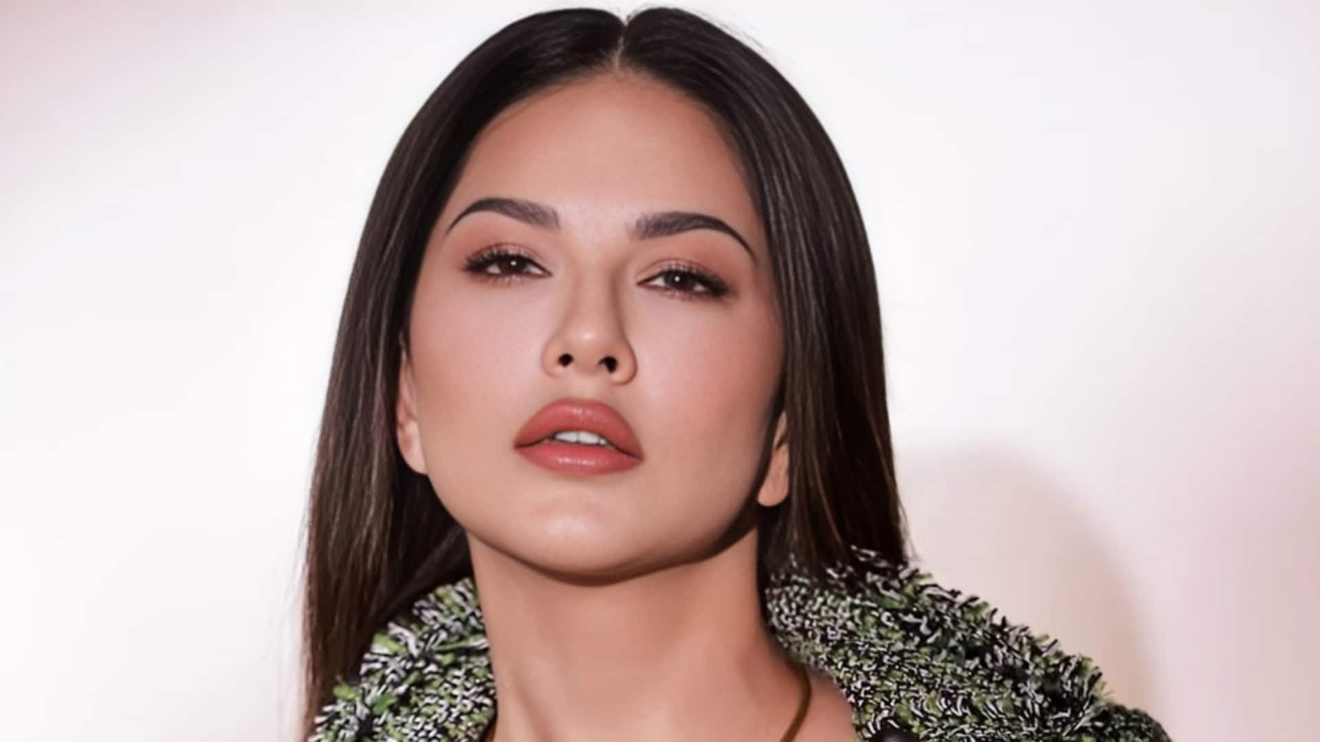 सनी लियोनी चलीं हॉलीवुड, नई अमेरिकी सीरीज 'द जाइंट' में निभाएंगी ये धाकड़ किरदार