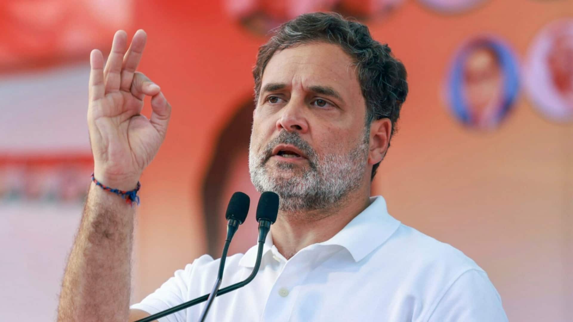 राहुल गांधी बोले- आर्थिक तूफान सर पर है, प्रधानमंत्री इटली में टॉफी बांट रहे