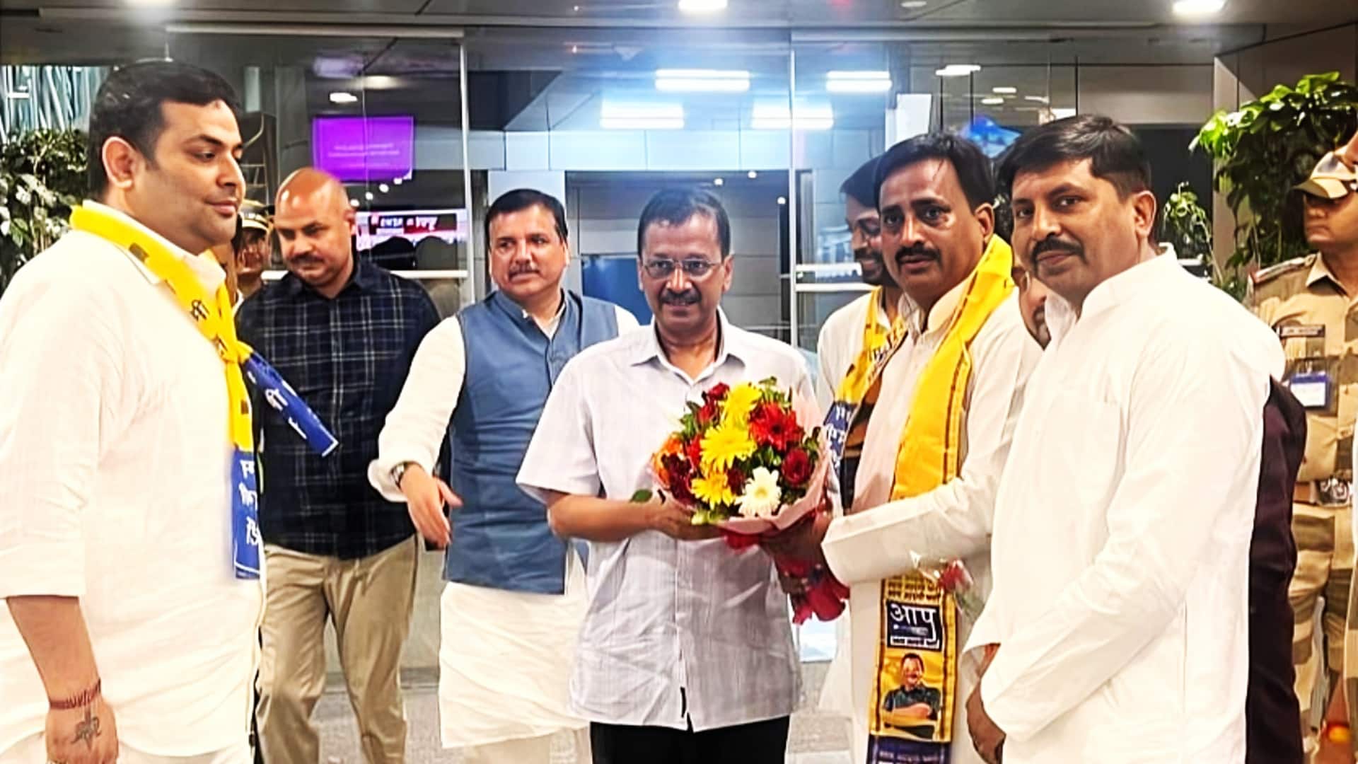 स्वाति मालीवाल से अभद्रता करने वाले PA विभव कुमार मुख्यमंत्री अरविंद केजरीवाल के साथ दिखे