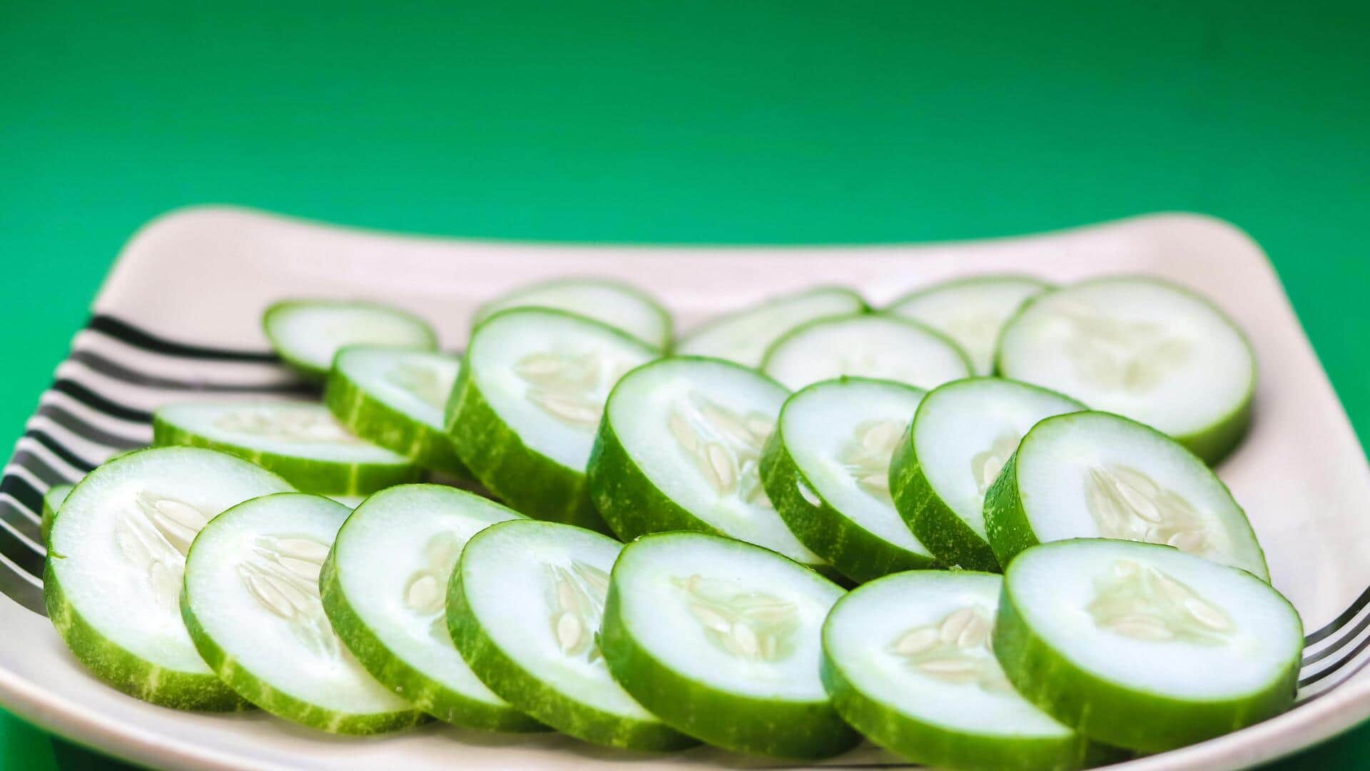 त्वचा के लिए बहुत फायदेमंद है खीरा, जानिए इसके 5 फायदे