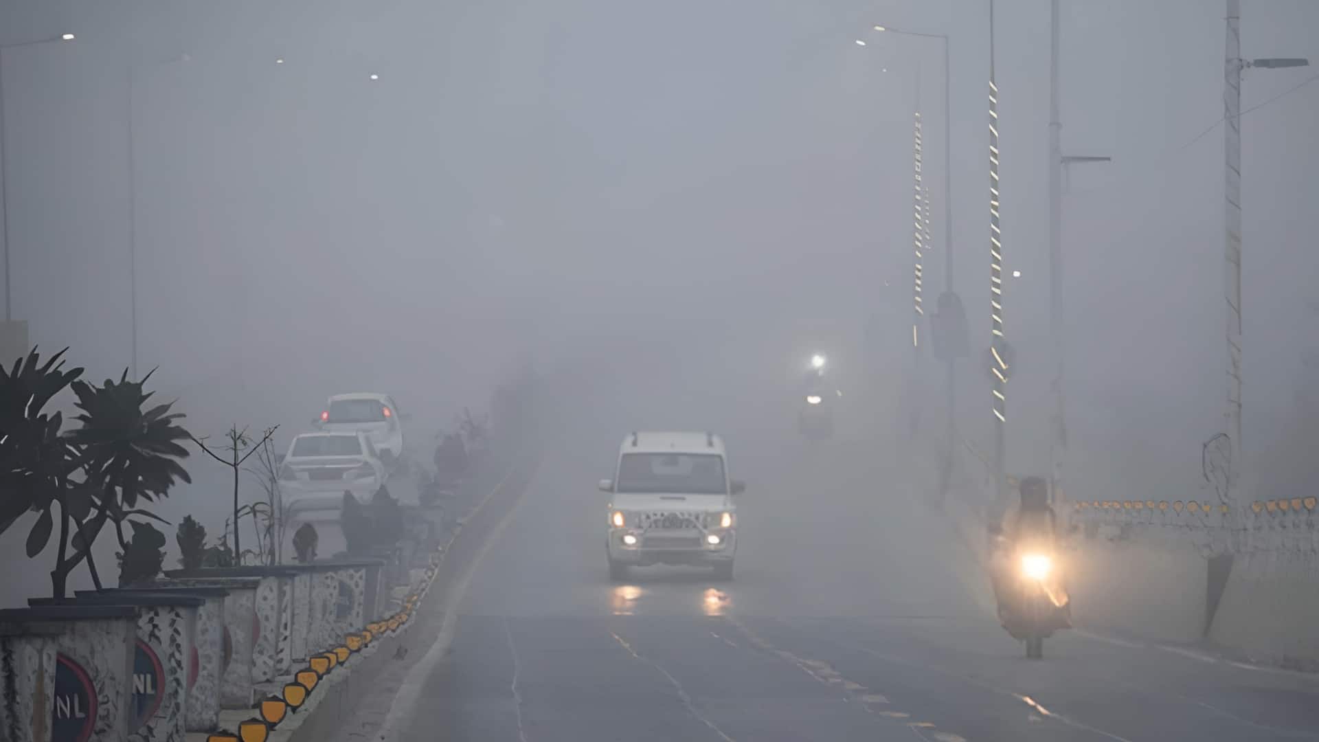 दिल्ली से मध्य प्रदेश तक छाया कोहरा, इन राज्यों में बारिश का अलर्ट