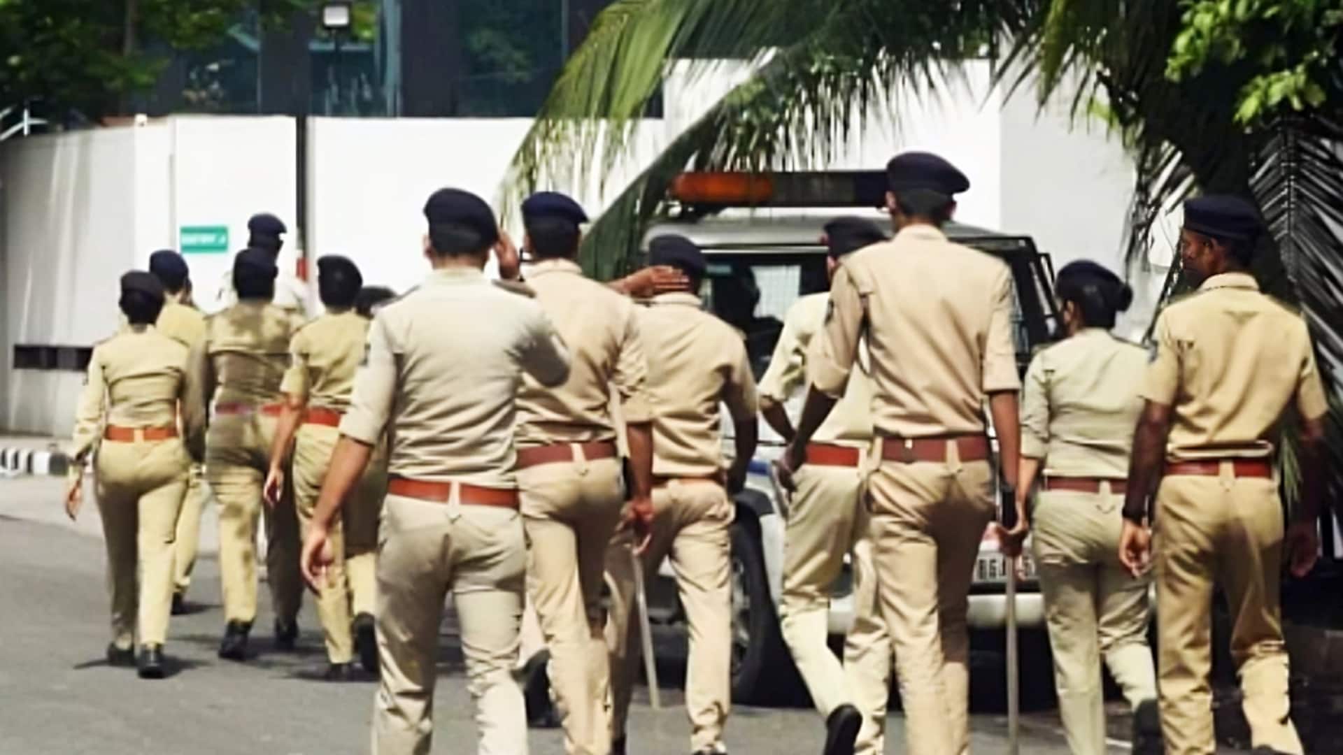 बिहार: पटना के VVIP इलाके में खुलेआम गोलीबारी, थोड़ी दूर पर मुख्यमंत्री-न्यायाधीश का आवास बिहार: पटना के VVIP इलाके में खुलेआम गोलीबारी, थोड़ी दूर पर मुख्यमंत्री-न्यायाधीश का आवास