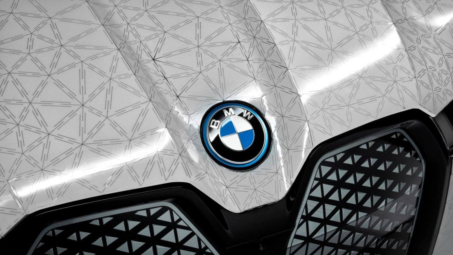 BMW ने बनाई रंग बदलने वाली अनोखी कार, देखें वीडियो
