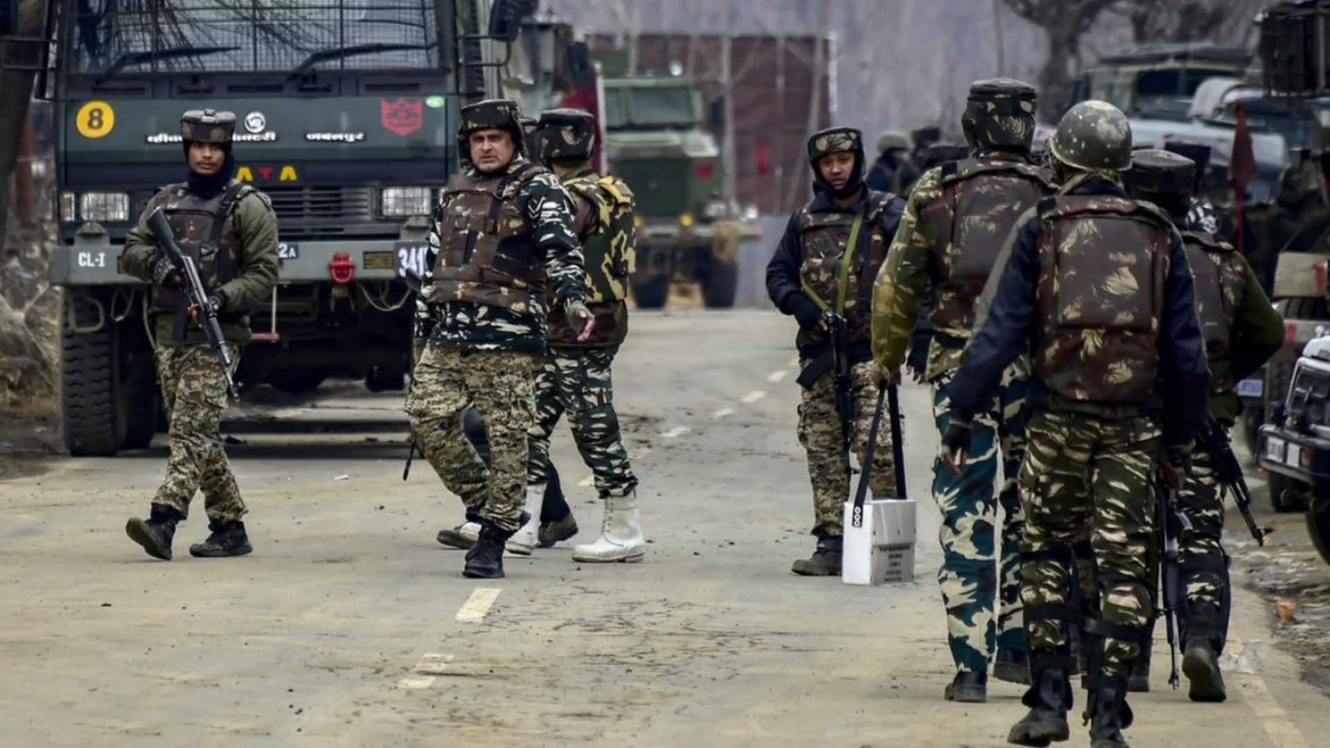 जम्मू-कश्मीर के शोपियां में मुठभेड़, लश्कर के 2 आतंकी मारे जाने की खबर
