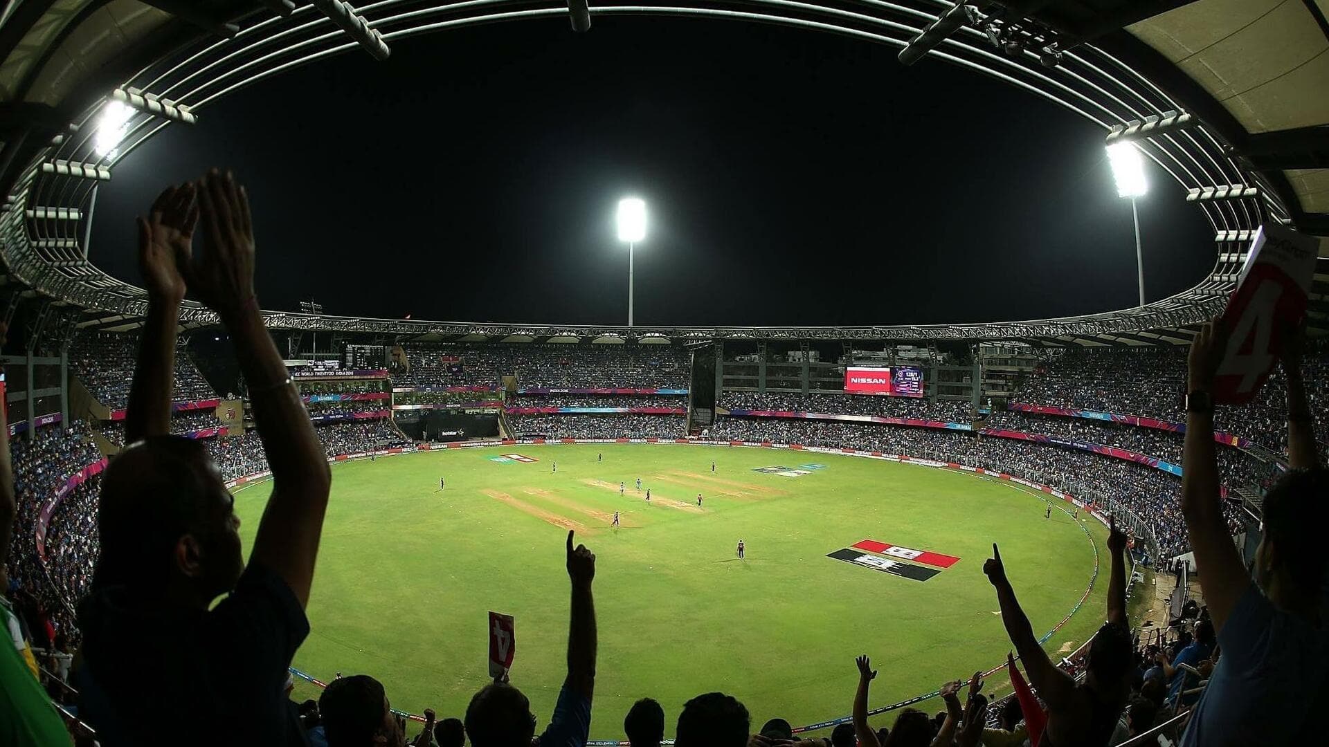 102 IPL मैचों की मेजबानी वाले वानखेड़े स्टेडियम पर बल्लेबाजों को मिलती है मदद, जानिए आंकड़े 