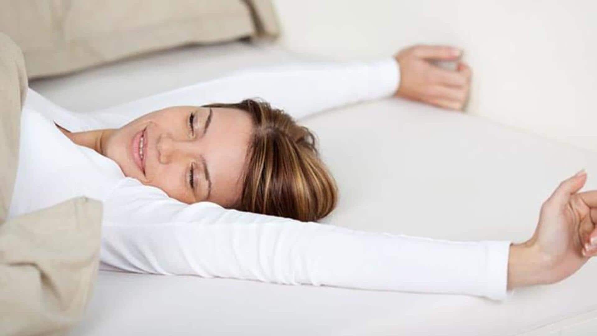 क्या तकिये के बिना सोना सेहत के लिए सही है? जानिए 5 स्वास्थ्य मिथक