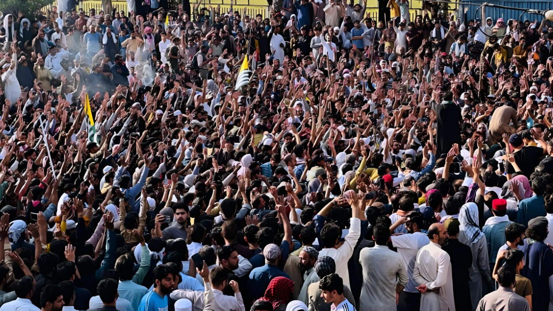 PoK में हजारों लोगों ने निकाली रैली, बोले- हम पाकिस्तान का हिस्सा नहीं
