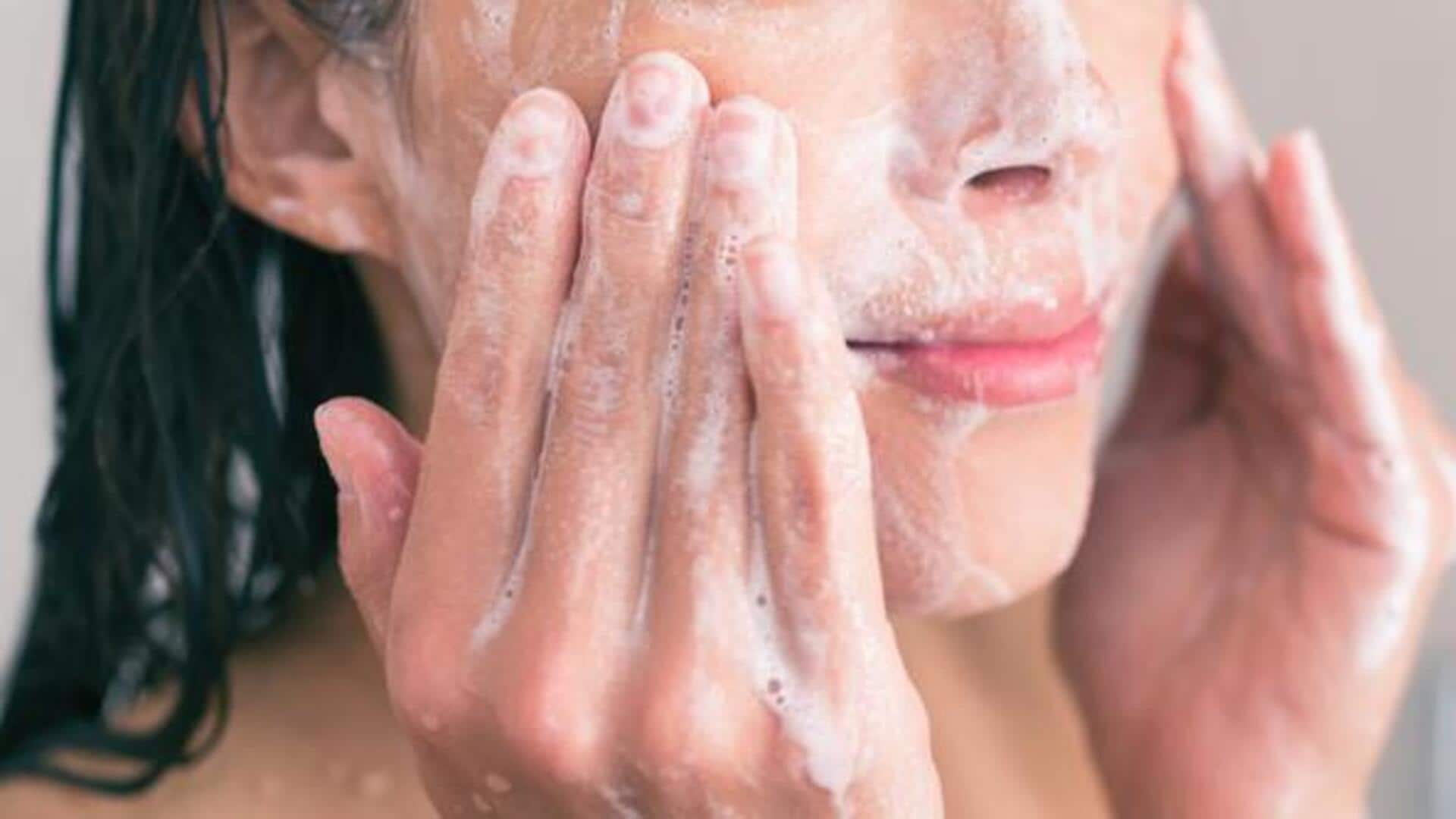 एक्सफोलिएट करते समय न करें ये गलतियां, त्वचा को हो सकता है नुकसान