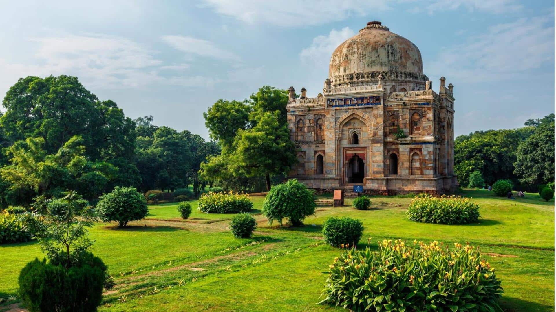 भारत के प्रसिद्ध ऐतिहासिक मकबरे, एक बार जरूर जाएं