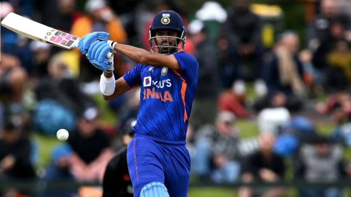 न्यूजीलैंड बनाम भारत: वाशिंगटन सुंदर ने जमाया पहला वनडे अर्धशतक, जानिए उनके आंकड़े