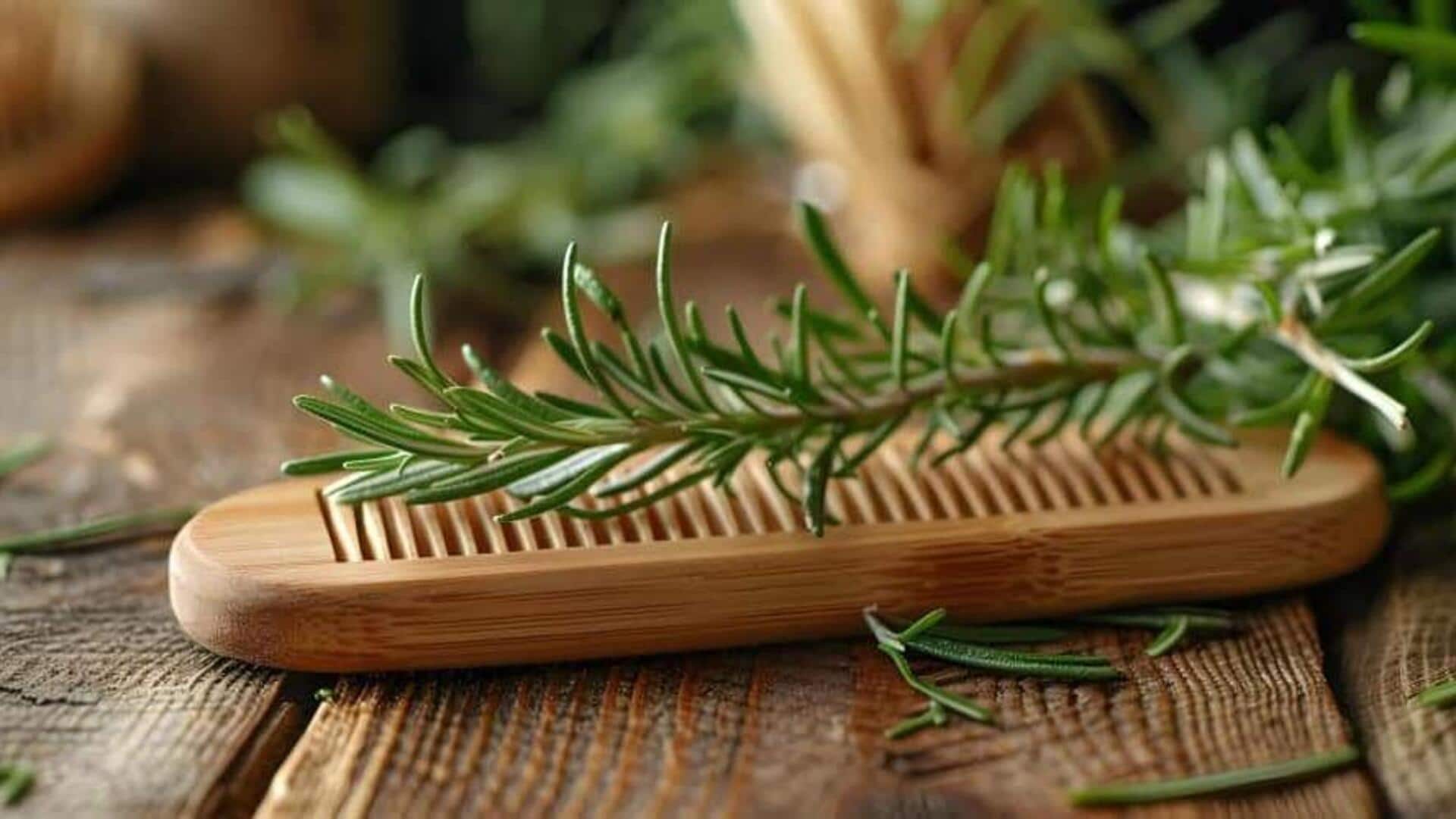 बालों के लिए बनाएं ये 5 रोजमेरी हेयर मास्क, मिलेंगे कई फायदे