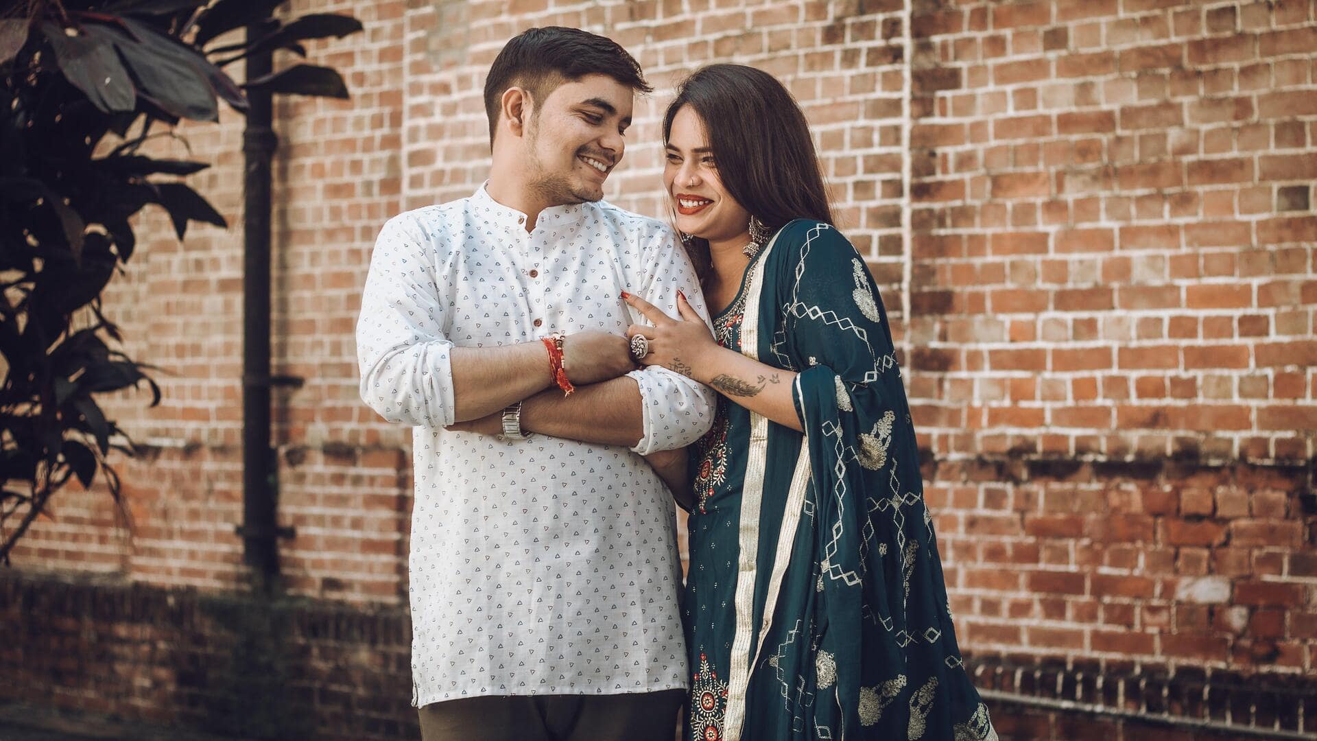बिजी रहने के बाद भी रिश्ते को मजबूत बनाए रखना चाहते हैं तो अपनाएं ये टिप्स