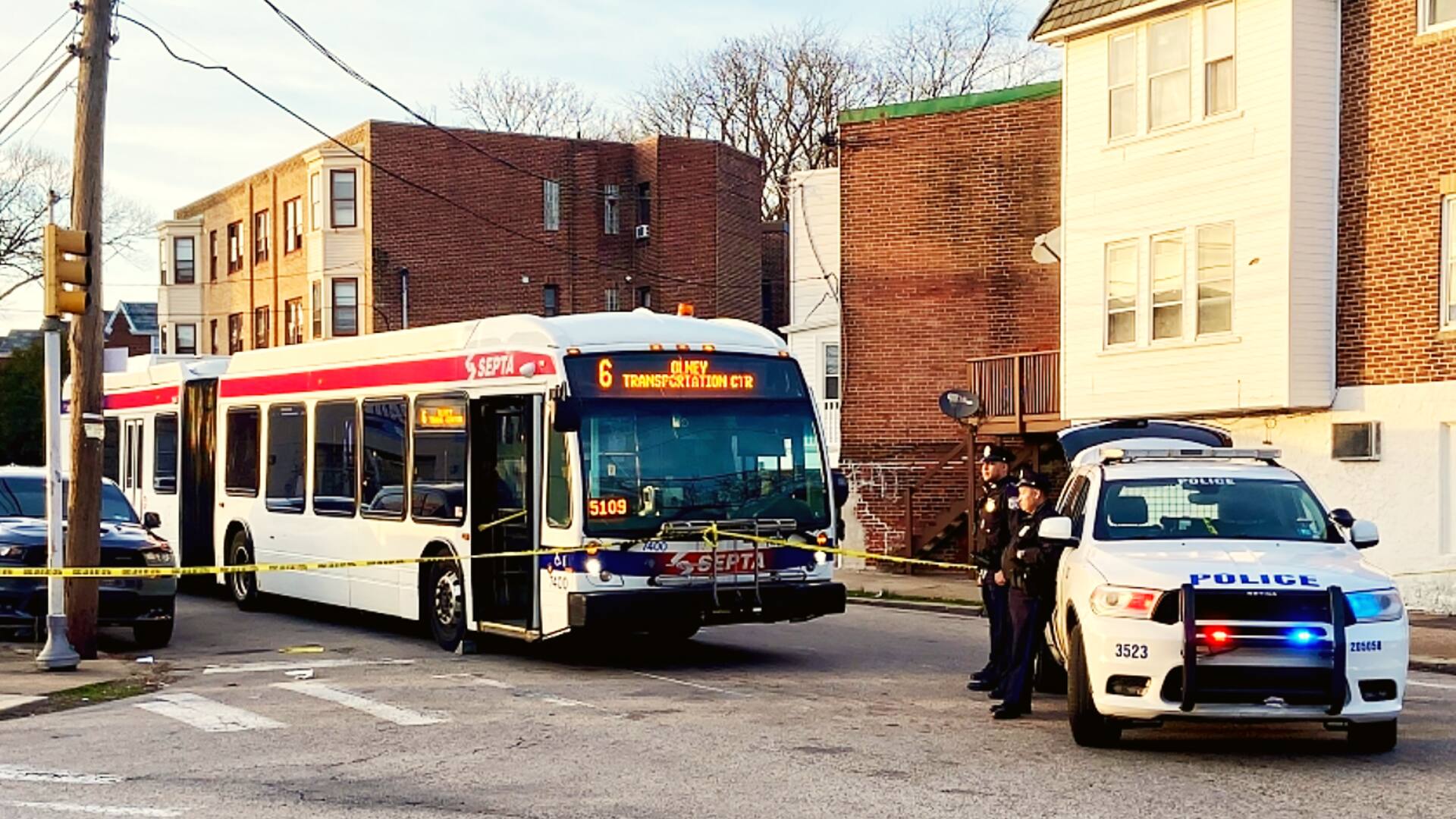 अमेरिका: फिलाडेल्फिया के बस स्टॉप पर छात्रों पर अंधाधुंध गोलीबारी, 8 घायल