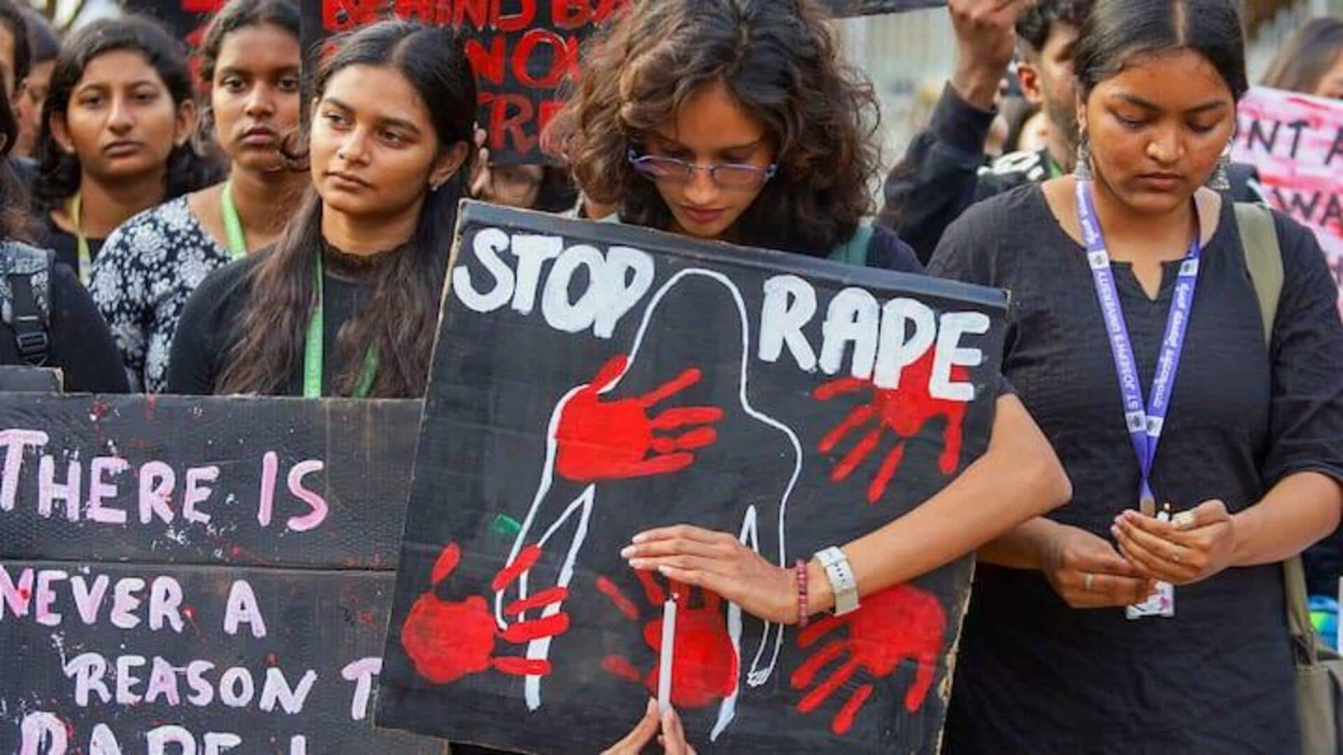 कोलकाता गैंगरेप मामला: SIT ने आराेपियों के DNA नमूने और हॉकी स्टिक समेत अहम सबूत जुटाए कोलकाता गैंगरेप मामला: SIT ने आराेपियों के DNA नमूने और हॉकी स्टिक समेत अहम सबूत जुटाए