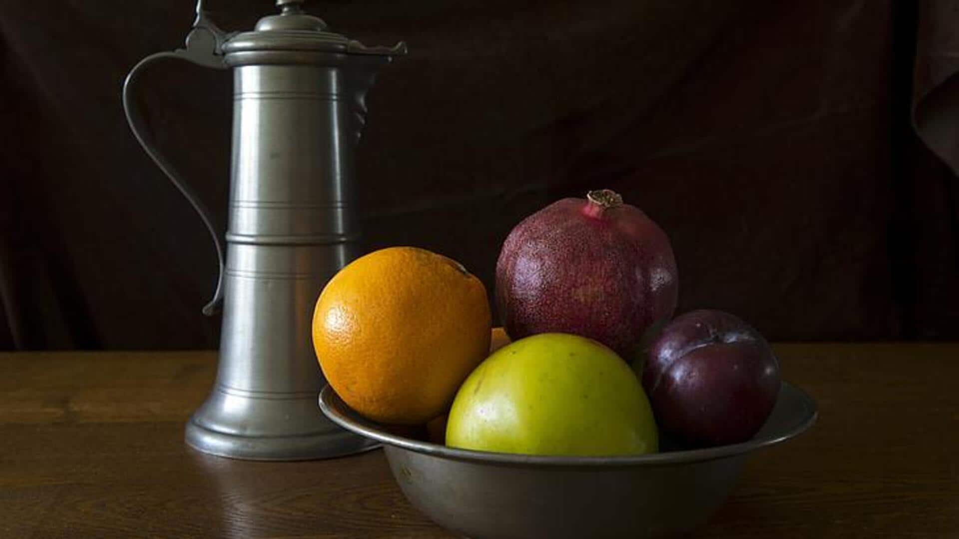 क्या आप स्टील के बर्तनों में रख देते हैं ये चीजें? आज से ऐसा करने छोड़े