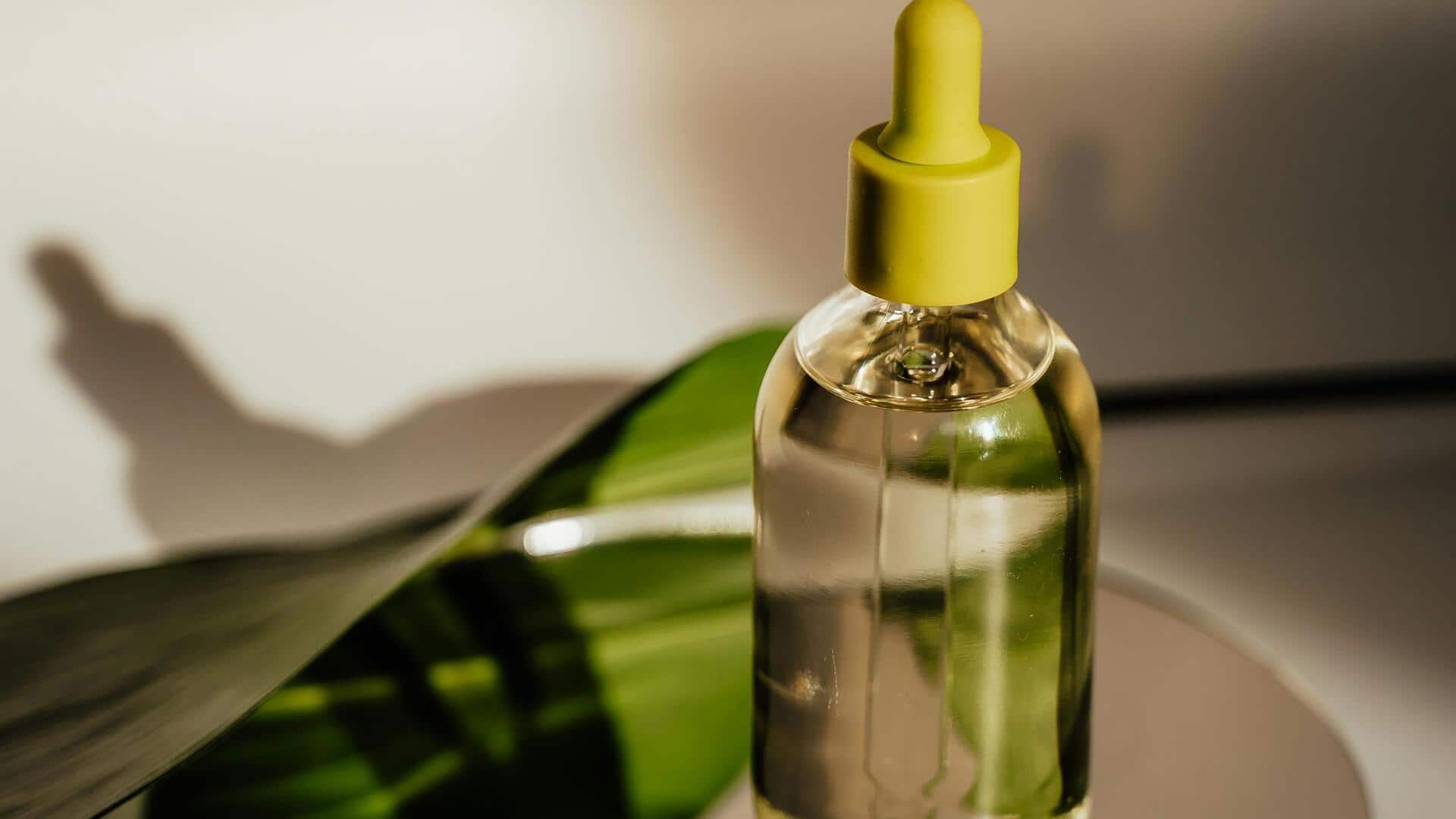 गर्मियों के दौरान त्वचा को पोषित करने के लिए इस्तेमाल करें ये फेस ऑयल