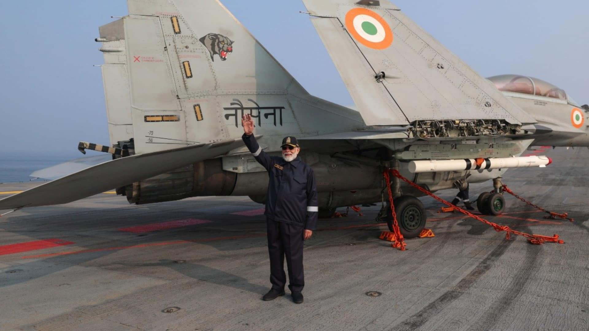 प्रधानमंत्री मोदी ने INS विक्रांत पर मनाई दिवाली, जानें इस जहाज की खास बातें प्रधानमंत्री मोदी ने INS विक्रांत पर मनाई दिवाली, जानें इस जहाज की खास बातें