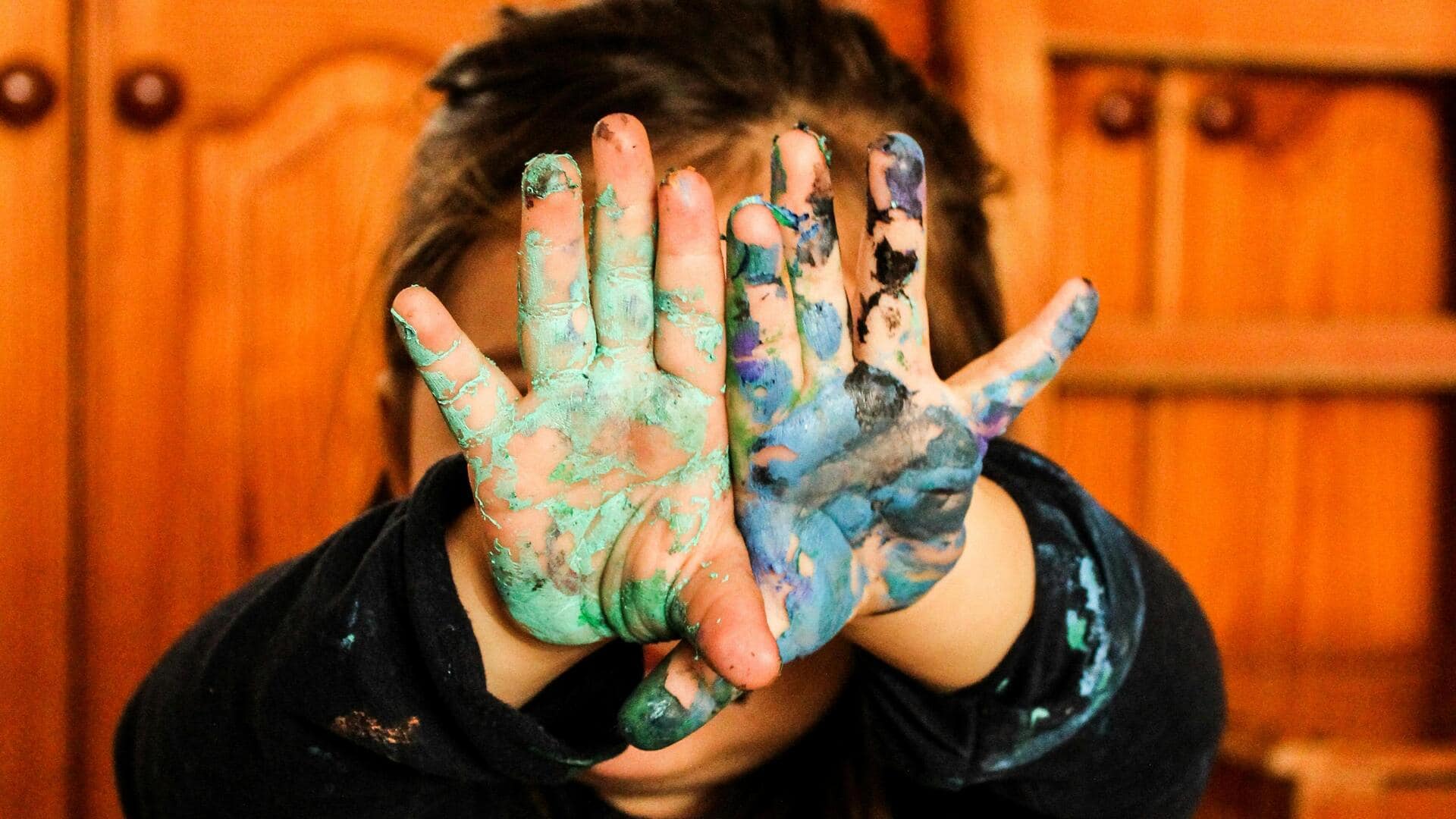 बच्चों को पेंटिंग के लिए प्रेरित करना चाहते हैं? आजमाएं ये 5 आसान और मजेदार तकनीकें