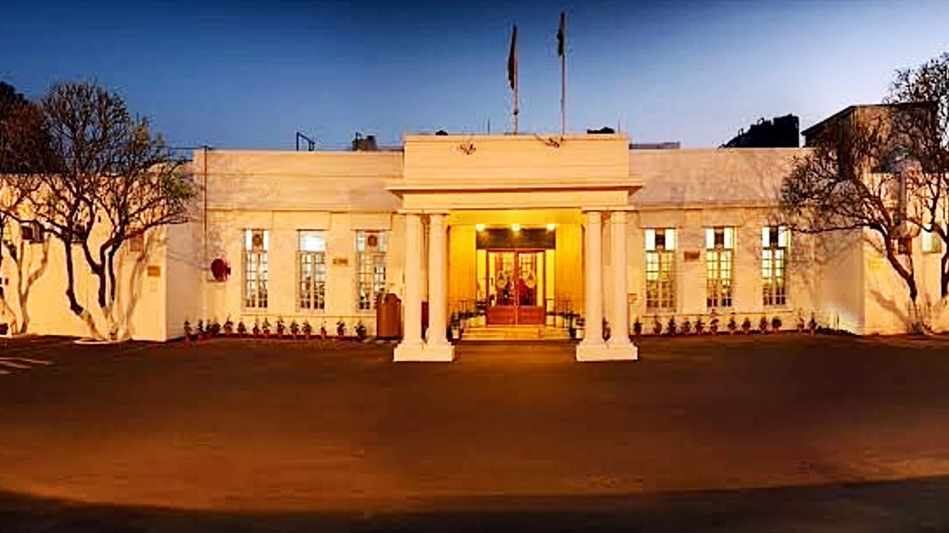 दिल्ली के जिमखाना क्लब को क्यों खाली कराना चाहती है केंद्र सरकार, जानिए पूरा विवाद