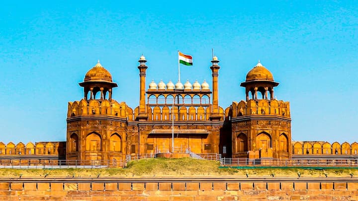 भारत के पांच सबसे खूबसूरत और शाही किले, एक बार जरूर देखें